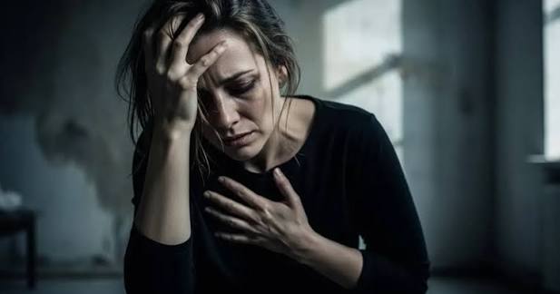 متقلب المزاج والتفكير  .. أعيش في حزن وأشعر أن بي سحرًا أو أذى