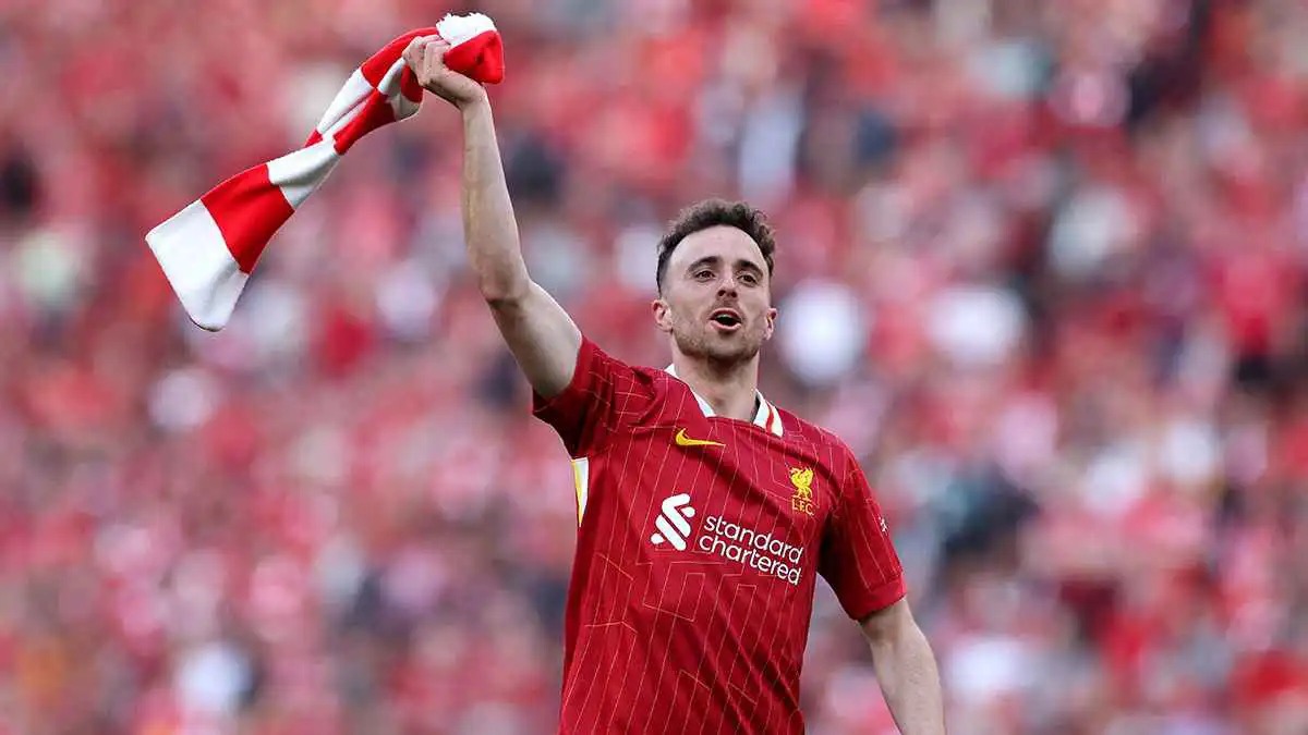 ليفربول يُزيح الستار عن نُصب تذكاري لتخليد ذكرى ديوغو جوتا 