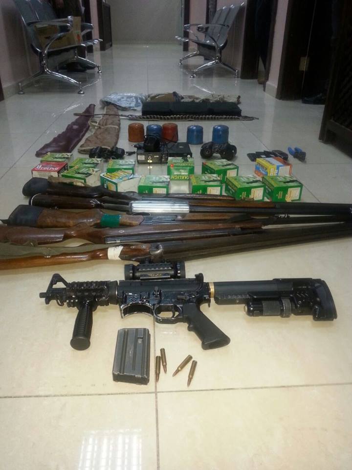 جرش : ضبط 10 قطع أسلحة بمداهمة منزل في بلدة برما