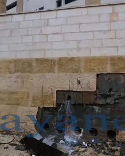 بالصور  ..  مياه الصرف الصحي لمستشفى السلط الحكومي تداهم المنازل المجاورة لها  ..  و الأهالي يناشدون