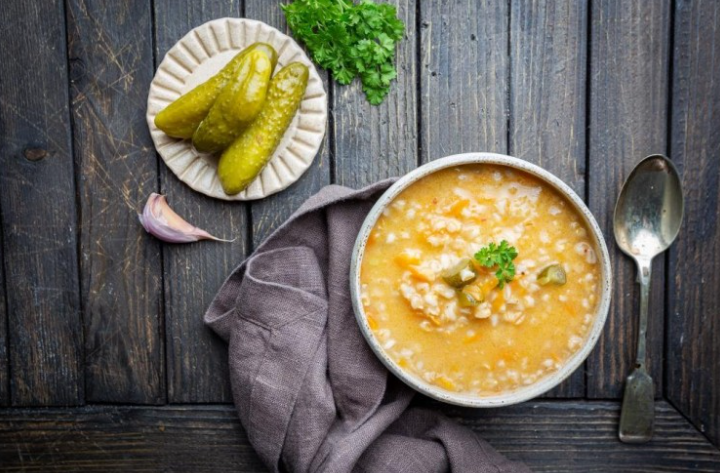 شوربة الفريك الرمضانية  ..  واحدة من ألذ الشوربات الساخنة المعروفة على السفرة العربية
