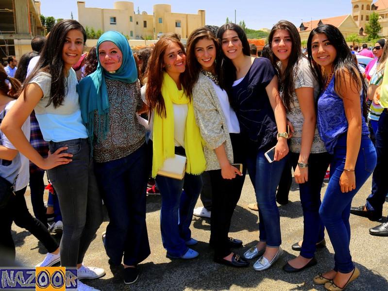 بالصور  ..  فرحة طلاب التوجيهي في شوارع "غرب عمان"
