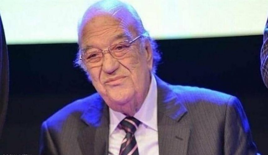 بالفيديو .. نقل جثمان حسن حسنى من المستشفى لمثواه الأخير