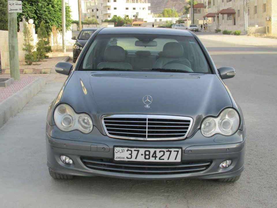 بالصور  .. سيارة مرسيدس C200 موديل 2007 للبيع