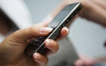 اعتقال فتاة  لاتصالها بحبيبها 77 ألف مرة في اسبوع واحد!