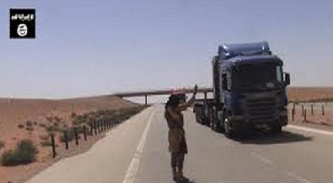 "داعش" تفرض رسوم "300" دولار على كل شاحنة أردنية 