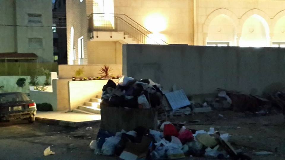 ضاحية الياسمين : انتشار " القمامة " بجانب مسجد فاطمة الزهراء
