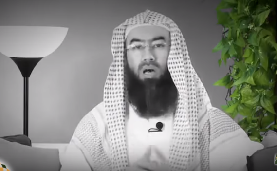 بالفيديو ..  حكم تدخين السجائر 