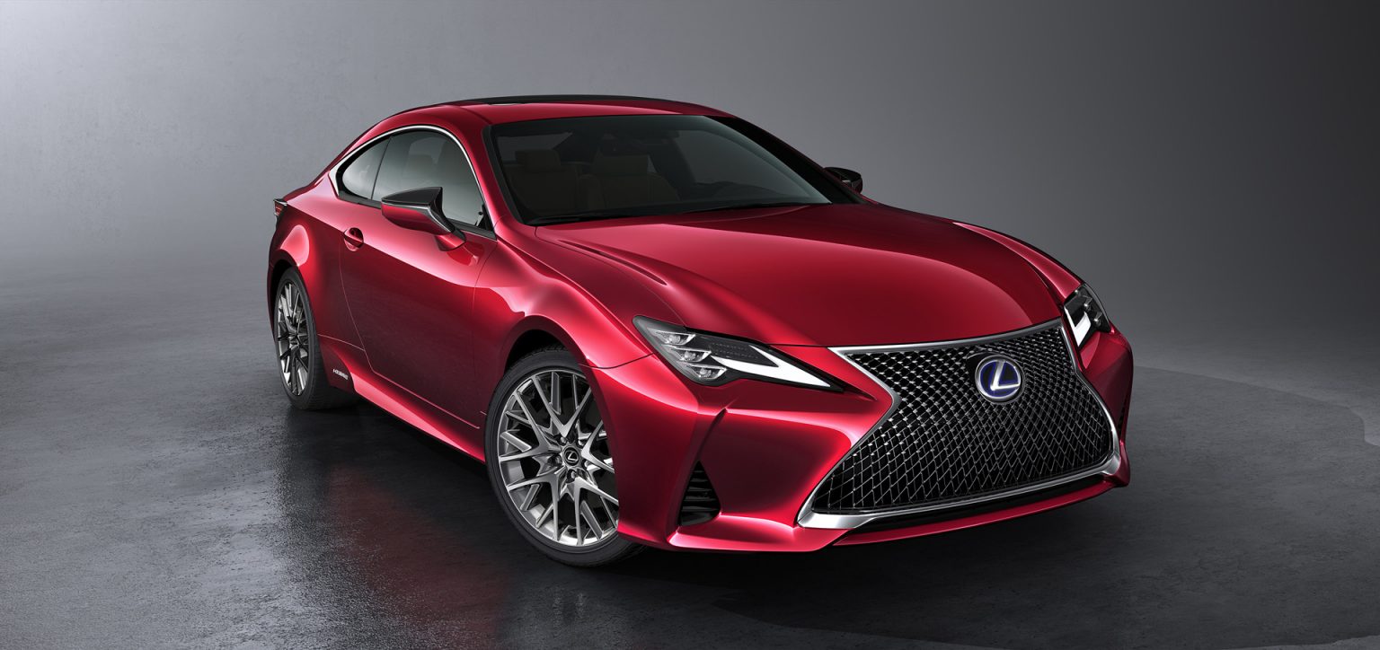 بالصور  ..  مواصفات وسعر لكزس RC 2020 و RC F في السعودية