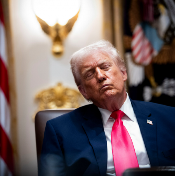 استطلاع: انخفاض شعبية ترامب إلى أدنى مستوى خلال ولايته