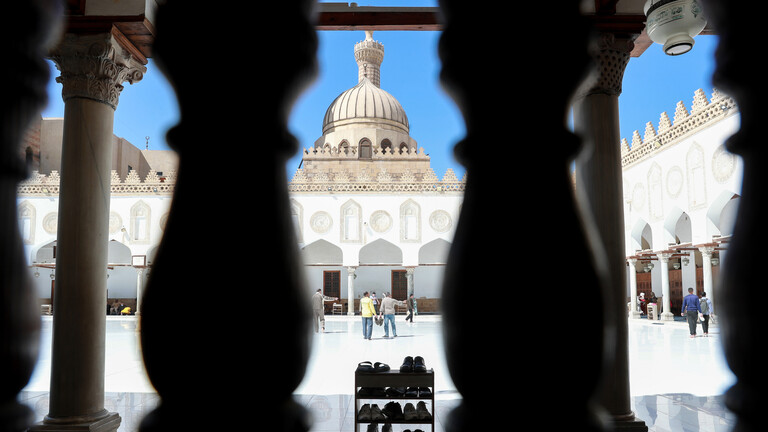 أزمة مشتعلة بين الصحفيين والأوقاف المصرية والأخيرة تبحث قرار وقف تصوير الجنازات في المساجد
