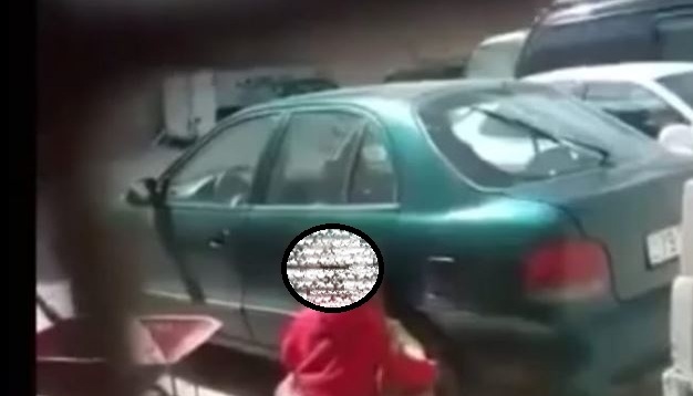 القبض على شاب ظهر في فيديو اثناء اعتداءه على طفلتين جنسيا في الزرقاء   ..  والامن يحذر من تداول الفيديو 