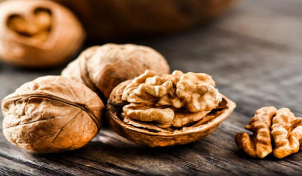 10 أطعمة لزيادة الحيوانات الذكرية عند الرجل ..  متواجدة في كل منزل 