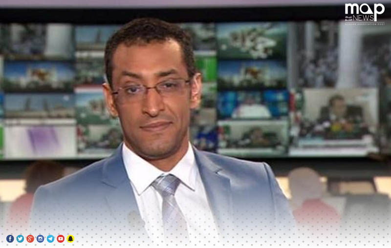 بالفيديو :مذيع العربية يودع"نشرته  "بالدموع بعد تعيينه مديراً للقناة الأولى