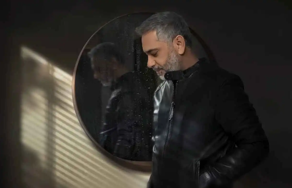 محمد فضل شاكر يحذر من صور وفيديوهات "مزيفة" لوالده  