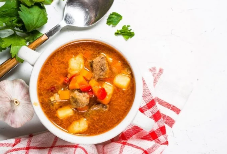 شوربة اللحم بالبطاطس