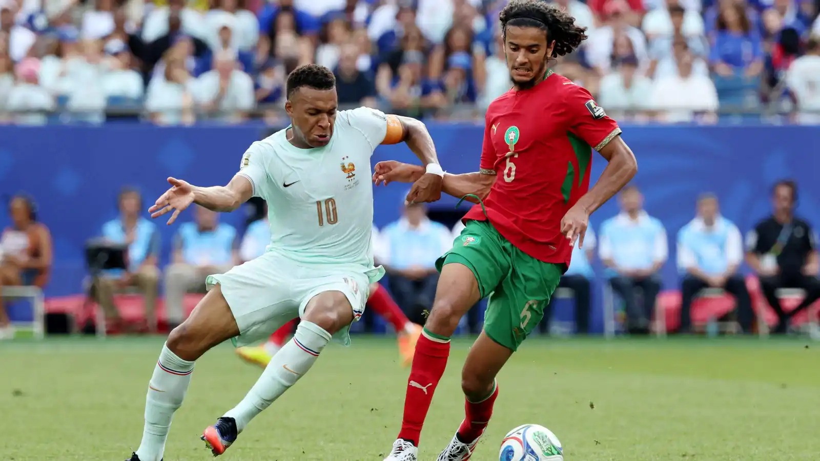 100 مليون يورو ..  مانشستر سيتي يقدم "العرض الأخير" لأيوب بوعدي 