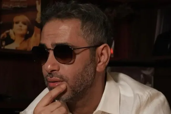 النظارة السوداء ..  لماذا يتمسّك فضل شاكر بارتدائها؟