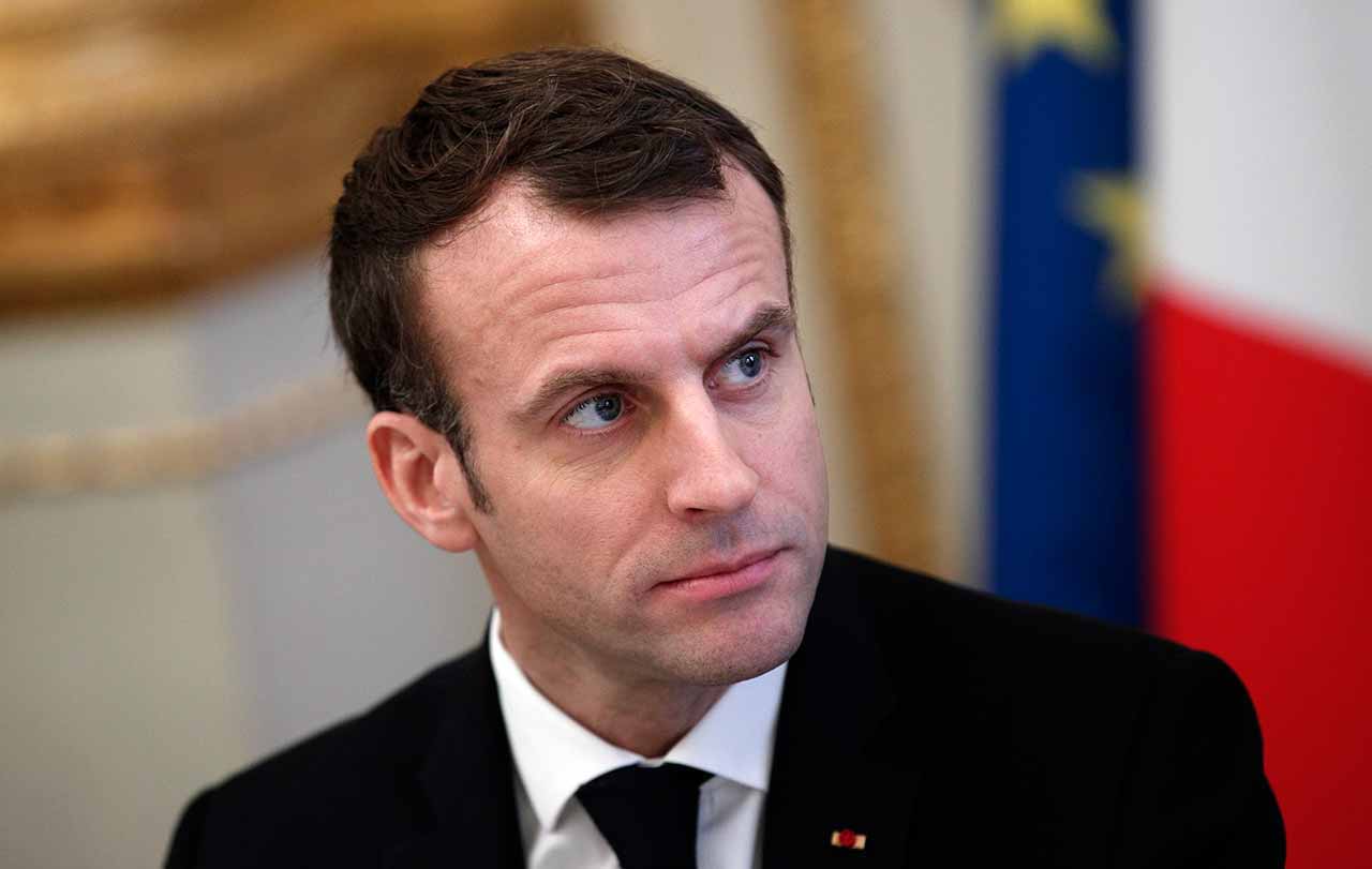 القبض على رجل صفع الرئيس الفرنسي