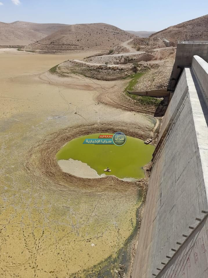 صور صادمة لجفاف مياه سد الوالة بشكل كامل  ..  وسلطة مياه وادي الأردن ترد عبر سرايا