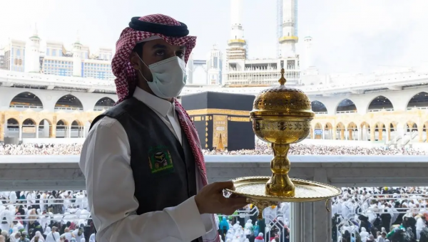بتجهيزات كاملة  ..  استقبال المصلين في أول جمعة من موسم العمرة