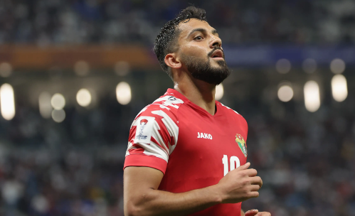 بالفيديو ..  موسى التعمري يؤم بالمصلين في "التراويح" 