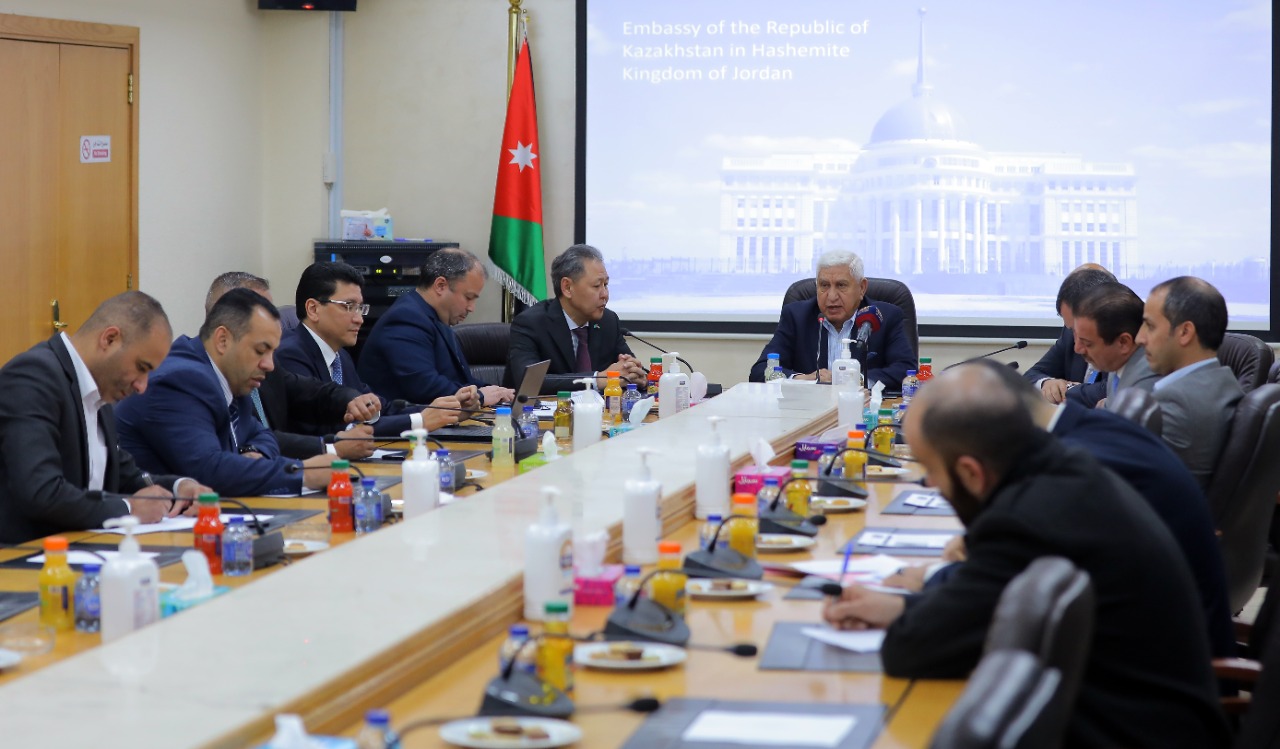 الصداقة البرلمانية مع دول آسيا تلتقي السفير الكزخي