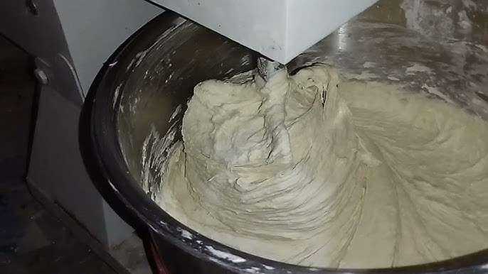 تفاصيل جديدة حول وفاة سيدة داخل عجانة طحين في أحد معامل الحلويات بعمان