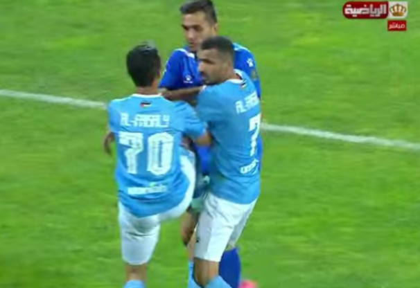 بعد إعتدائه على لاعب سحاب  ..  إيقاف لاعب الفيصلي الشناينة 4 مباريات