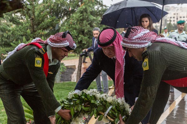 الملك عن تفجيرات عمان: الشهداء أحياء بقلوبنا