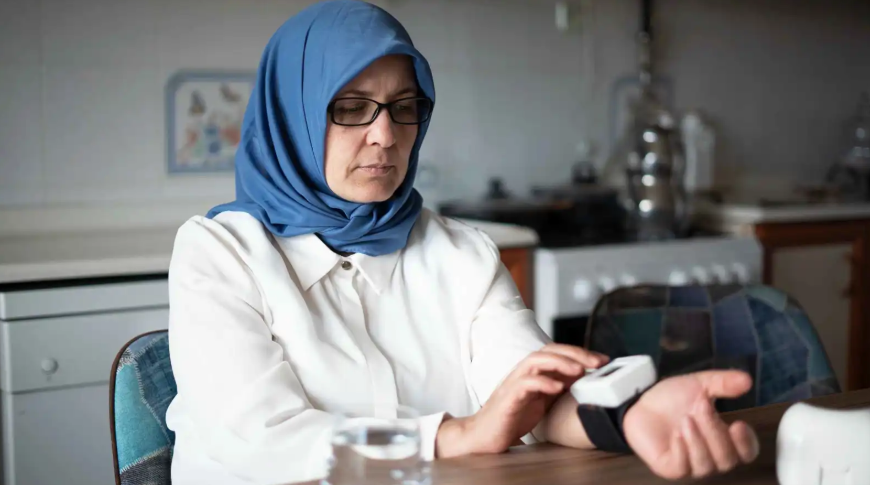 ضغط الدم في رمضان ..  نصائح لتجنب التقلبات أثناء الصيام