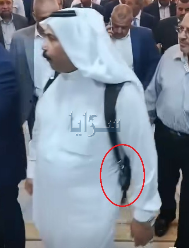 النائب أيمن البدادوة يظهر وهو يحمل مسدسا على جانبه  ..  ويعلق عبر "سرايا"": أنا شيخ قبل أن أكون نائبًا  