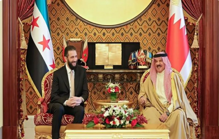 ملك البحرين يستقبل الشرع