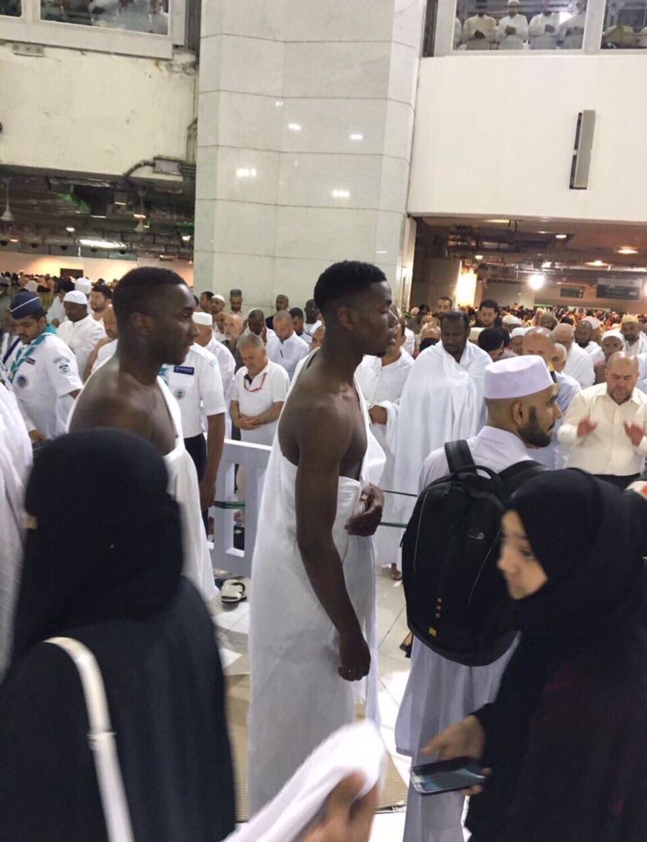  بوجبا يؤدى مناسك "عمرة رمضان" بعد فوز يونايتد بالدورى الأوروبى