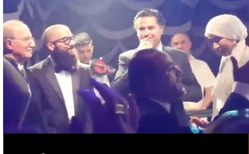 بالفيديو  .. ماذا قال راغب علامة لنادر الذهبي في حفل زفاف نجله أمجد؟