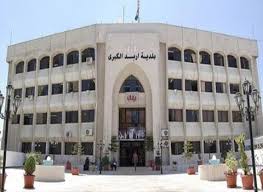 بلدية إربد تزيل مظلات ولوحات إعلانية مخالفة .. "تفاصيل"