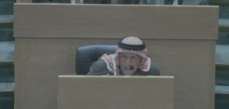 بالفيديو ..  العرموطي يتغزل بإدارة بخميس عطية 