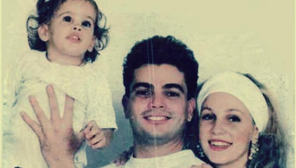 شاهد: (نور) تخطف الأضواء من والدها عمرو دياب ودينا الشربيني