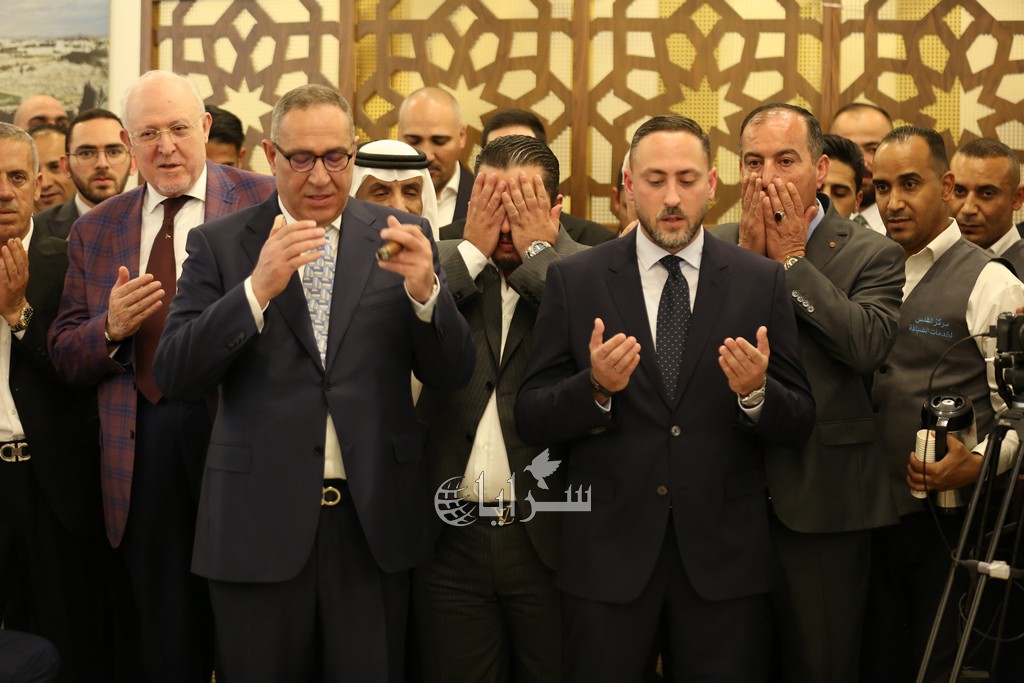 رئيس الديوان الملكي يترأس جاهة كريمة لطلب يد الآنسة دانيا عاصم البندقجي للمهندس خالد سمير الصاحب  ..  صور 