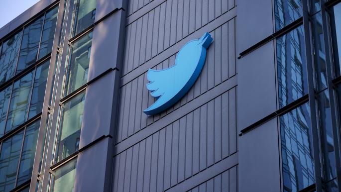 "تويتر" يحذف أكثر من مليون حساب وهمي كل يوم