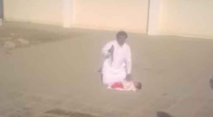 السعودية ..  إحالة صاحب فيديو ذبح طفله إلى النيابة