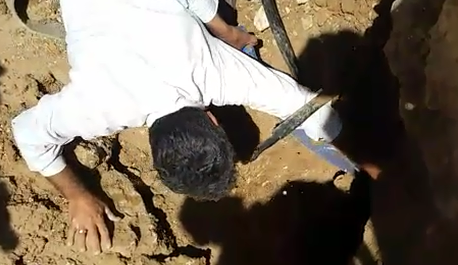 بالفيديو  .. المياه تنفذ حملة مكثفة مجددا في مناطق وادي السير وتردم ابار مخالفة لبيع الصهاريج