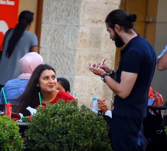 الكاميرا الخفية : احراج الناس في شوارع عمّان