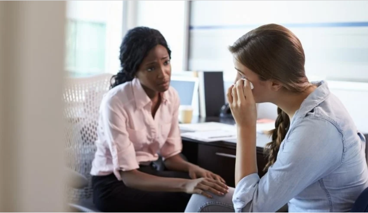 بـ 315 نوبة موثقة ..  "علم النفس" يحسم الجدل حول فوائد البكاء