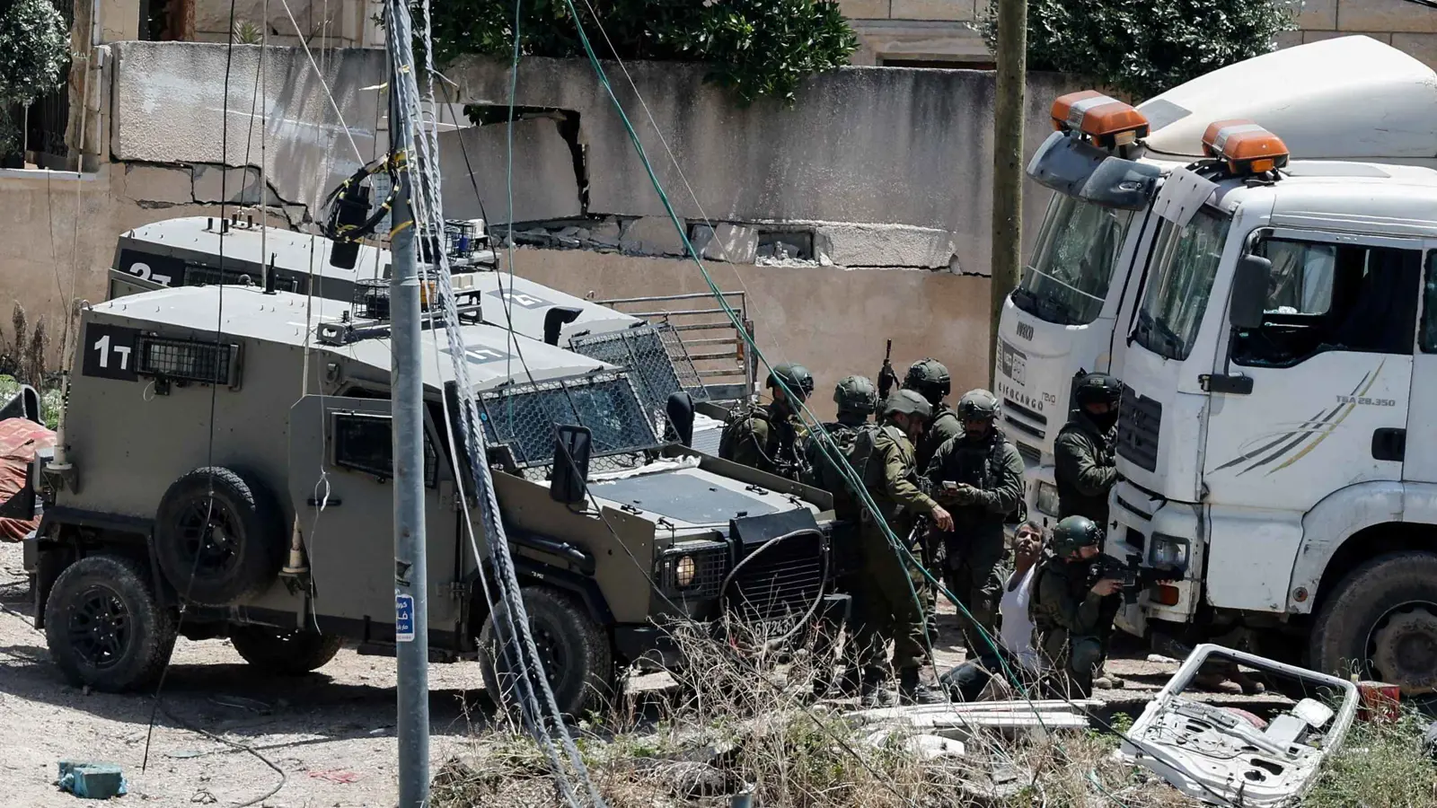 مقتل فلسطيني في الضفة الغربية إثر اشتباك مع قوات (إسرائيلية)