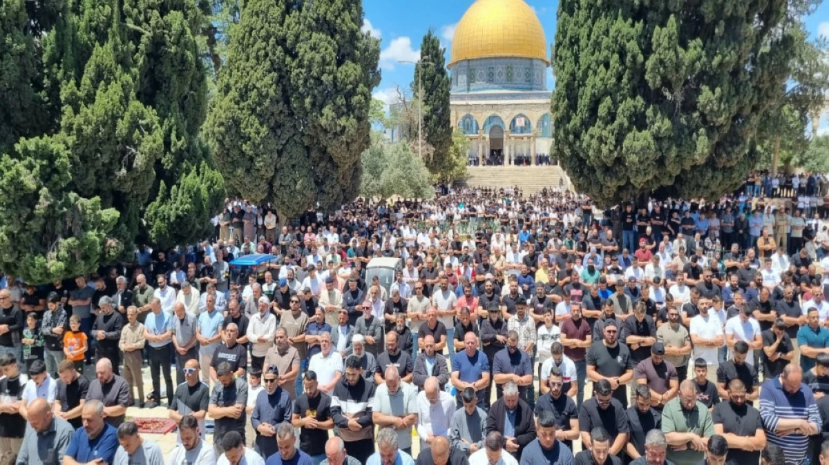 أكثر من 70 ألفا أدوا صلاة الجمعة في المسجد الأقصى المبارك