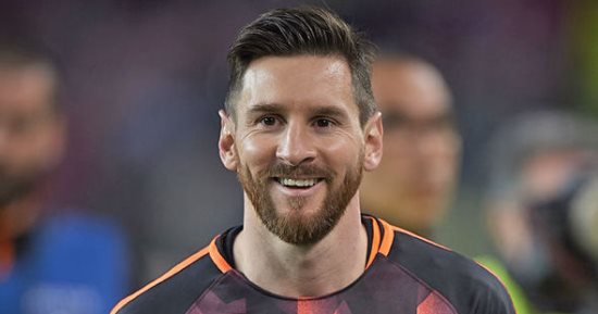 ميسي في الإمارات  