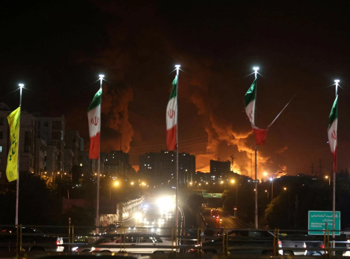 إيران تهدد برد "أكثر تدميرا" إذا تعرضت أهداف مدنية لهجمات مجددا