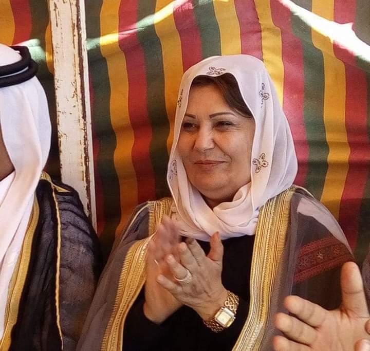 إنصاف الخوالدة: بحضر الجاهات وبحل المشاكل ..  وإذا ما حضرت قرايبي بيزعلوا - فيديو