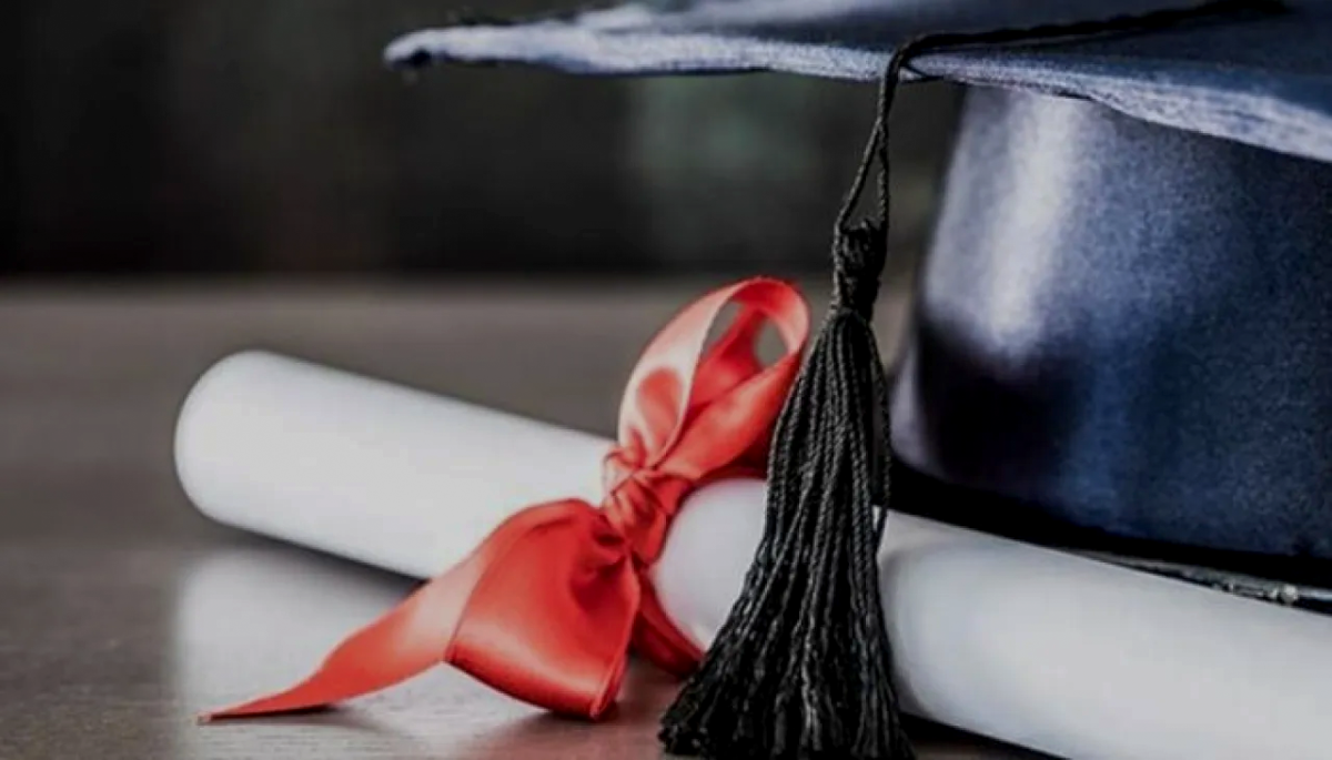 طالبة جامعية تناشد أهل الخير مساعدتها لإتمام فصلها الدراسي الأخير وتحقيق حلم التخرج